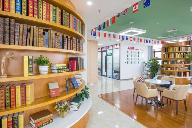 九月中發(fā)教育大廈恢弘起航，開(kāi)啟教育綜合體新篇章